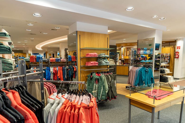 Beratungs- und Verkaufsraum vom Rent & Shop Intersport Hintertux