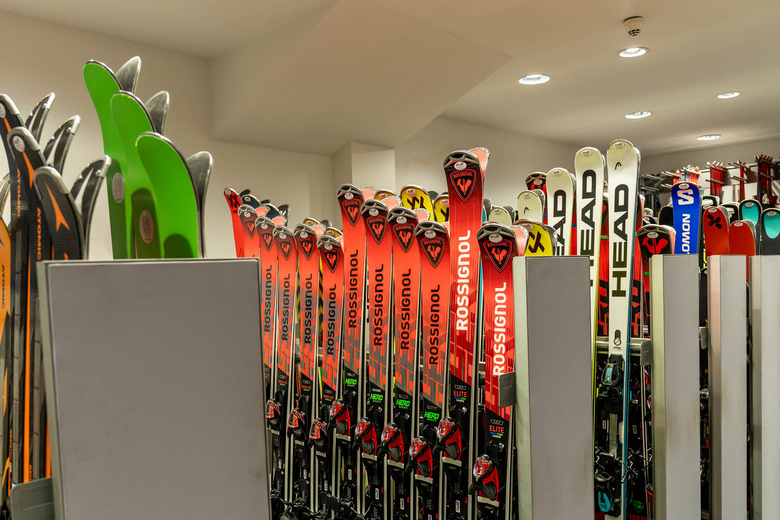 Rent & Shop Intersport Hintertux Skiauswahl im Rent & Shop Intersport Hintertux