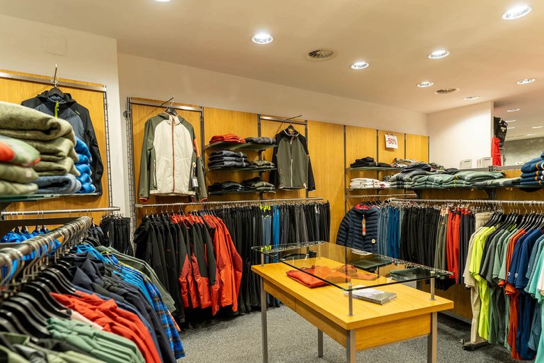 Kleiderständer im Intersport Hintertux im Hotel Neuhintertux